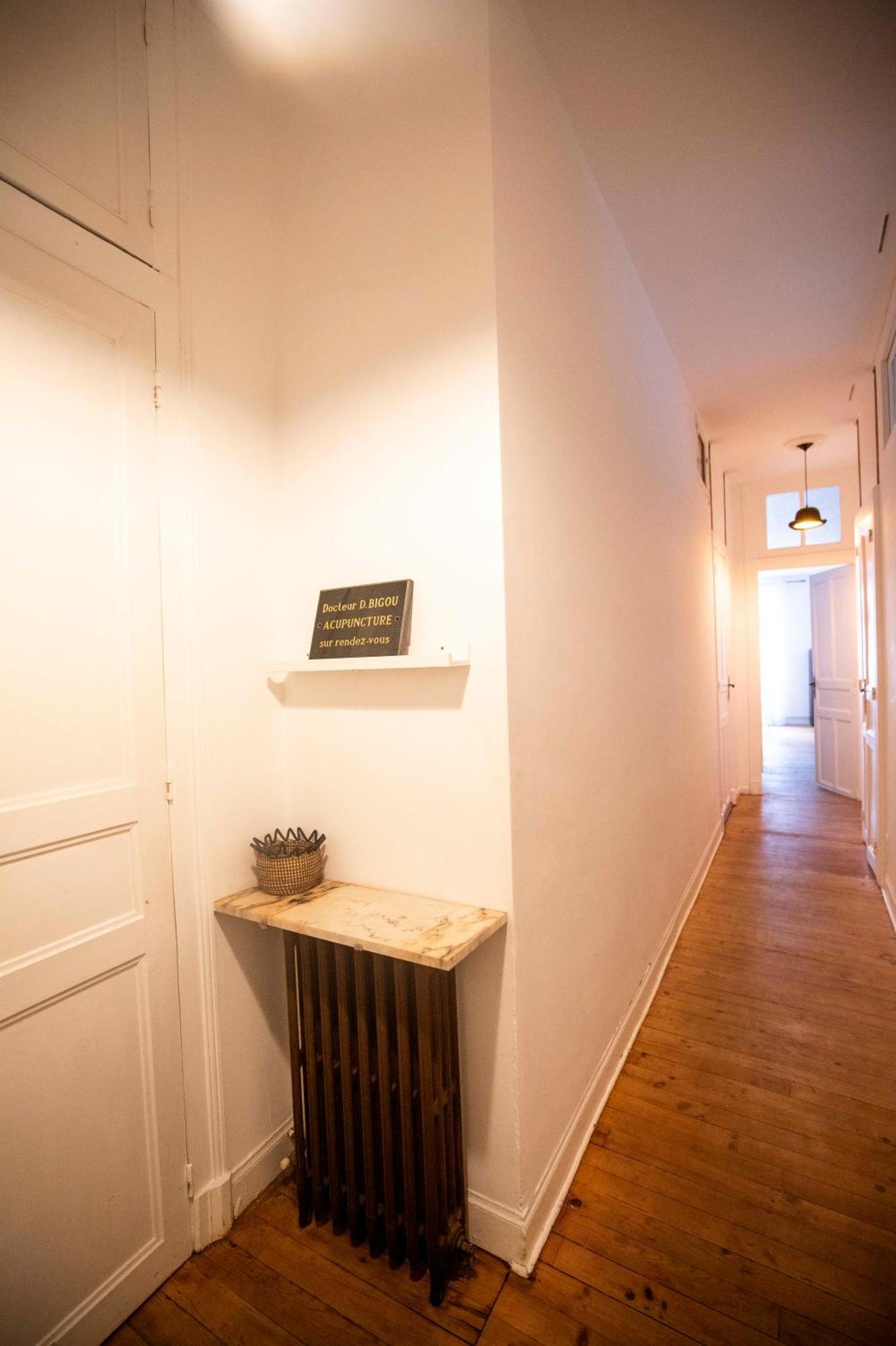 L'Appartement Lieu De Qualite En Centre Ville De Pau Bagian luar foto