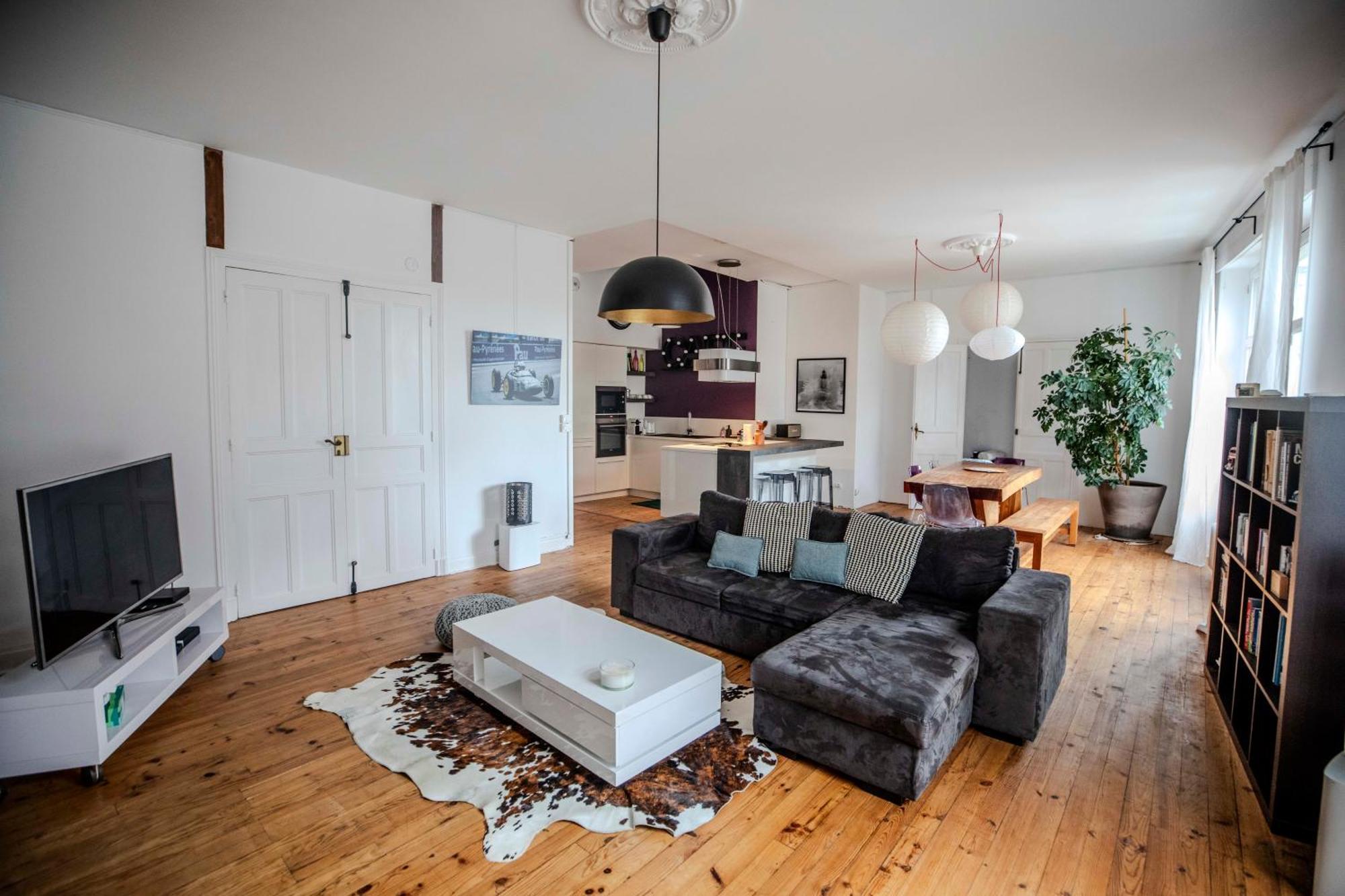 L'Appartement Lieu De Qualite En Centre Ville De Pau Bagian luar foto